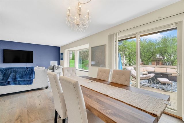 306 Antoinette Drive, Rochester Hills, MI 48309