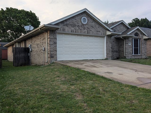 3713 Broken Pine Trail, Fort Worth, TX 76137