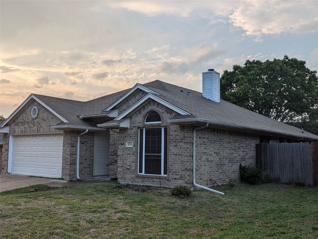 3713 Broken Pine Trail, Fort Worth, TX 76137