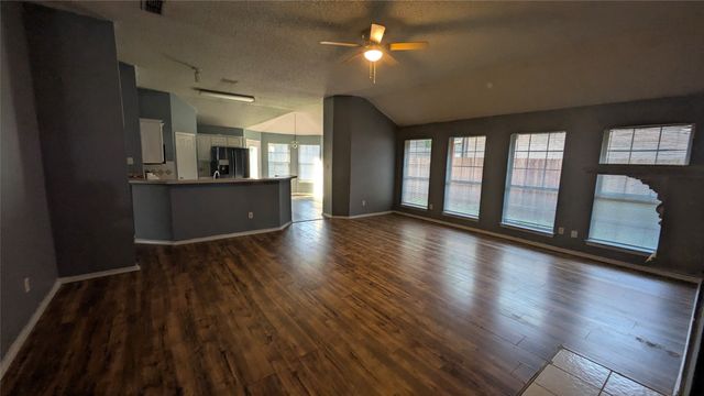 3713 Broken Pine Trail, Fort Worth, TX 76137