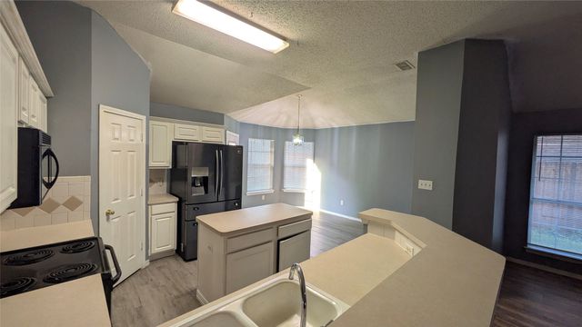 3713 Broken Pine Trail, Fort Worth, TX 76137