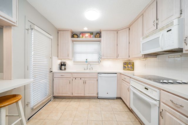 5335 Bent Tree Forest Drive 170, Dallas, TX 75248