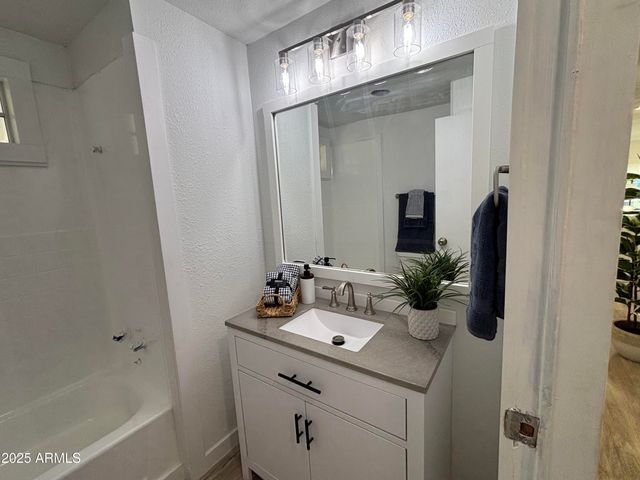 305 S VAL VISTA Drive S 94, Mesa, AZ 85204