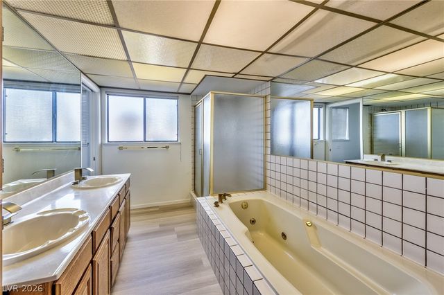1751 East Reno Avenue 122, Las Vegas, NV 89119
