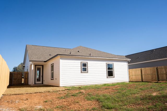 313 String Prairie WAY, Smithville, TX 78957