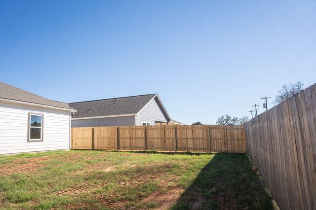313 String Prairie WAY, Smithville, TX 78957