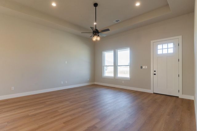 313 String Prairie WAY, Smithville, TX 78957