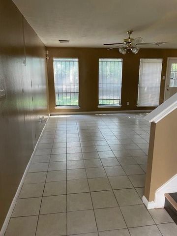 7615 Jonathon Court, Houston, TX 77489