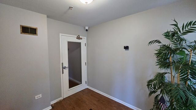 9601 S Karlov Avenue 104, Oak Lawn, IL 60453