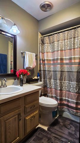 9601 S Karlov Avenue 104, Oak Lawn, IL 60453