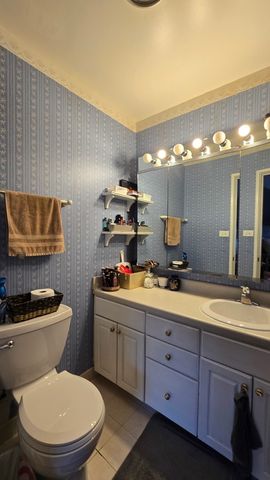 9601 S Karlov Avenue 104, Oak Lawn, IL 60453