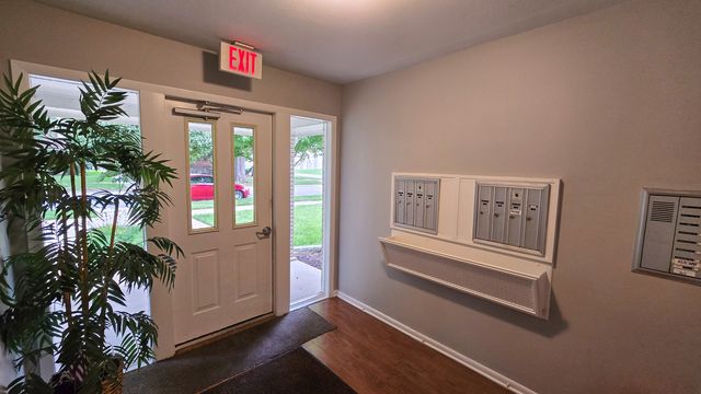 9601 S Karlov Avenue 104, Oak Lawn, IL 60453