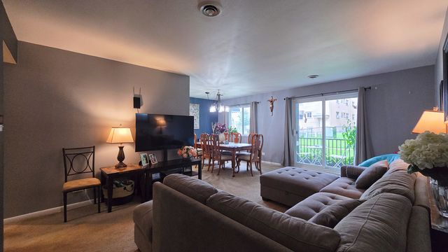 9601 S Karlov Avenue 104, Oak Lawn, IL 60453