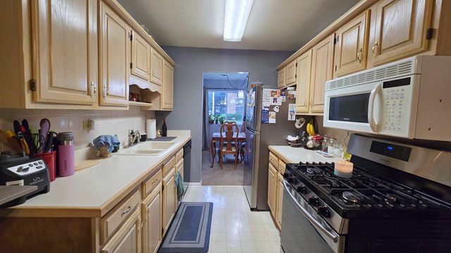 9601 S Karlov Avenue 104, Oak Lawn, IL 60453