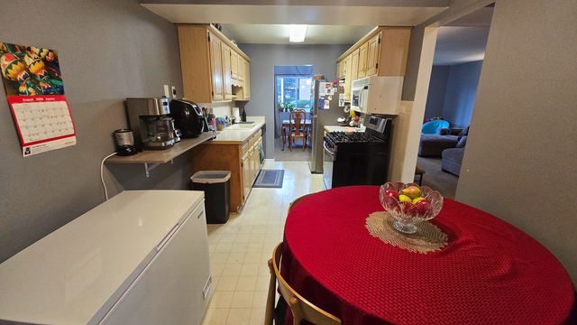 9601 S Karlov Avenue 104, Oak Lawn, IL 60453