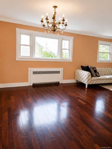 180 Sutton Manor Road, New Rochelle, NY 10801