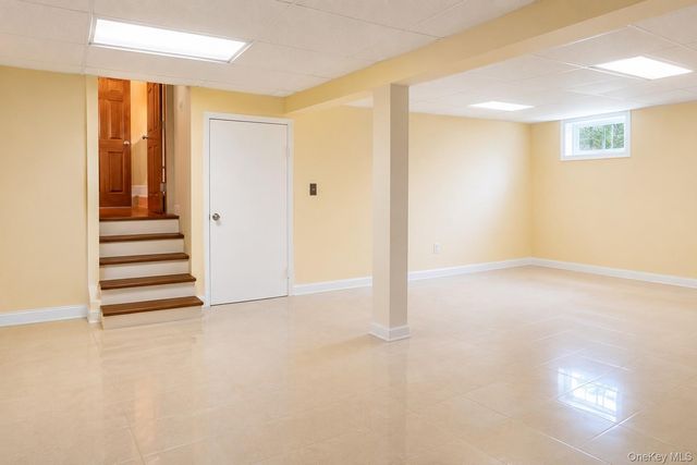 180 Sutton Manor Road, New Rochelle, NY 10801