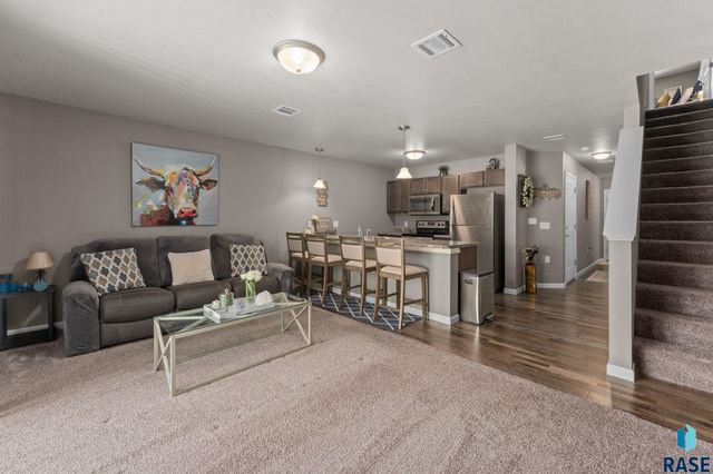 872 S Sycamore Ave Apt 3, Sioux Falls, SD 57110