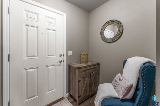 872 S Sycamore Ave Apt 3, Sioux Falls, SD 57110