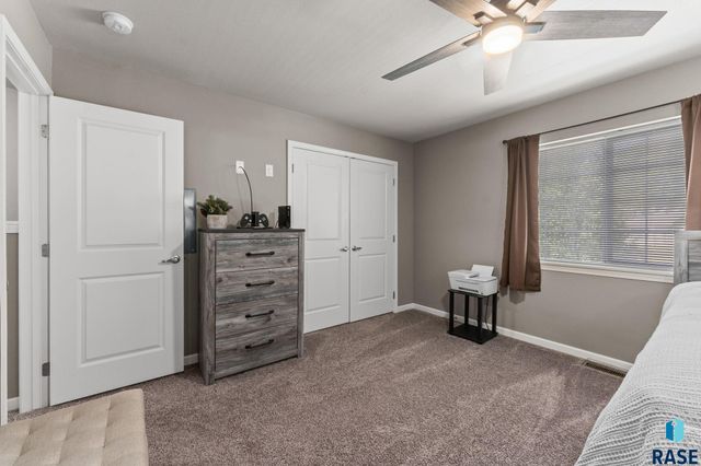 872 S Sycamore Ave Apt 3, Sioux Falls, SD 57110