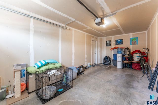 872 S Sycamore Ave Apt 3, Sioux Falls, SD 57110