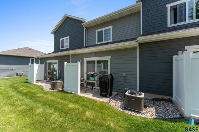 872 S Sycamore Ave Apt 3, Sioux Falls, SD 57110