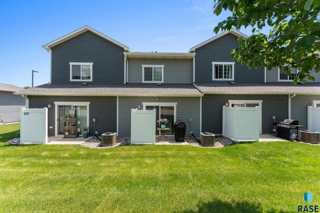 872 S Sycamore Ave Apt 3, Sioux Falls, SD 57110