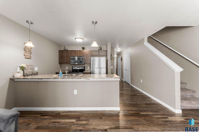 872 S Sycamore Ave Apt 3, Sioux Falls, SD 57110