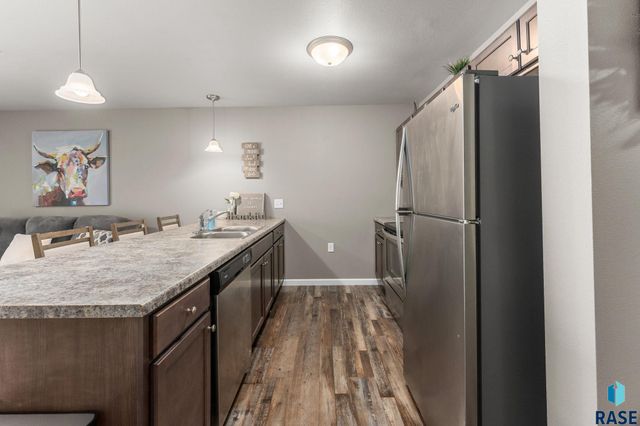 872 S Sycamore Ave Apt 3, Sioux Falls, SD 57110