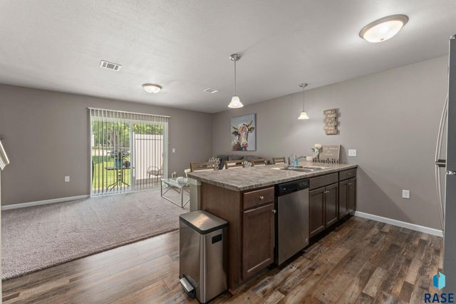 872 S Sycamore Ave Apt 3, Sioux Falls, SD 57110
