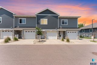872 S Sycamore Ave Apt 3, Sioux Falls, SD 57110