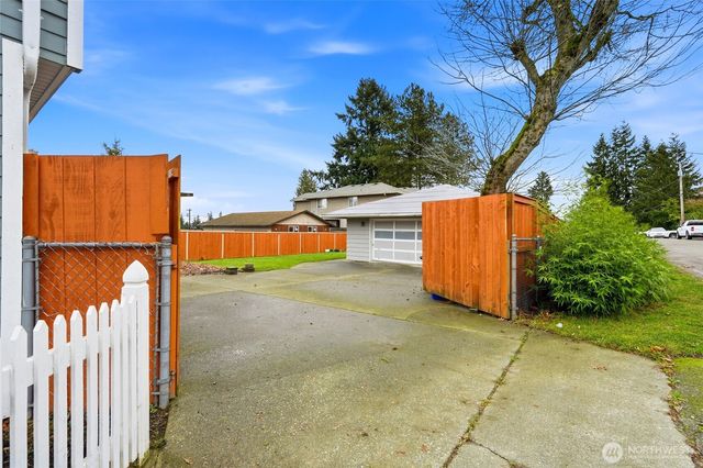 7525 Beverly Lane, Everett, WA 98203