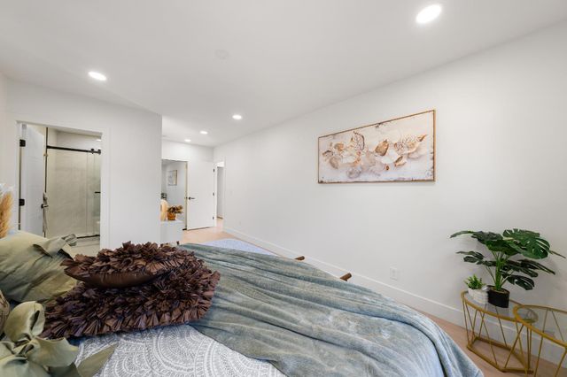 5401 J St, Sacramento, CA 95819