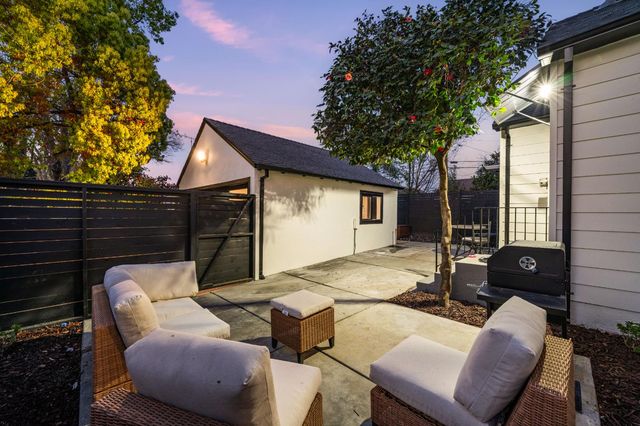 5401 J St, Sacramento, CA 95819