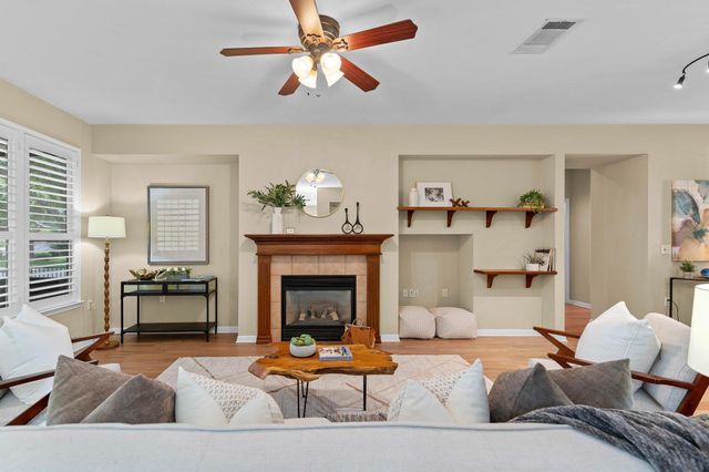 101 Vinca DR, Georgetown, TX 78633