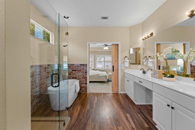101 Vinca DR, Georgetown, TX 78633
