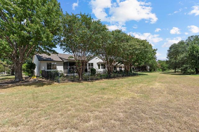 101 Vinca DR, Georgetown, TX 78633