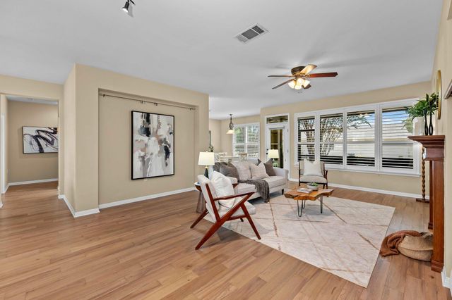 101 Vinca DR, Georgetown, TX 78633