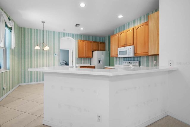 1226 LYNDHURST GREENS DRIVE 11, Sun City Center, FL 33573