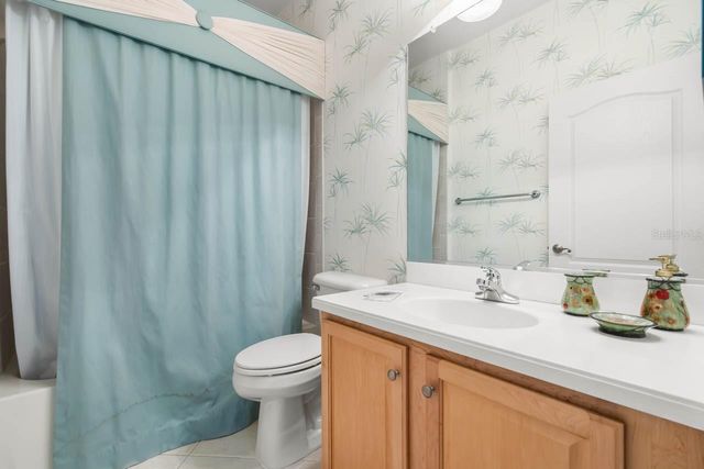 1226 LYNDHURST GREENS DRIVE 11, Sun City Center, FL 33573