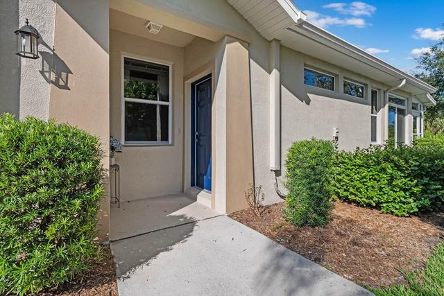 1226 LYNDHURST GREENS DRIVE 11, Sun City Center, FL 33573