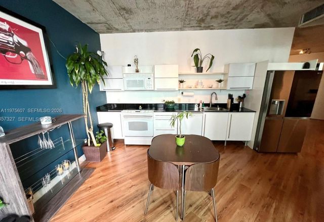 690 SW 1st Ct 1934, Miami, FL 33130