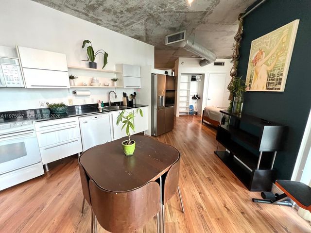 690 SW 1st Ct 1934, Miami, FL 33130