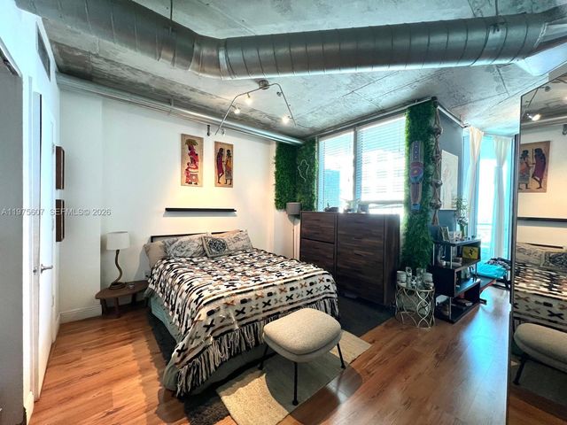 690 SW 1st Ct 1934, Miami, FL 33130