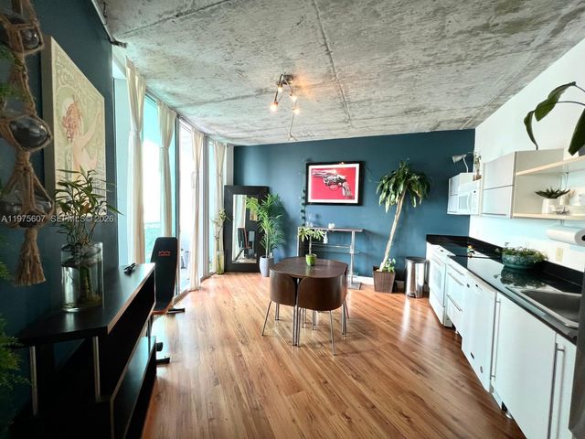 690 SW 1st Ct 1934, Miami, FL 33130