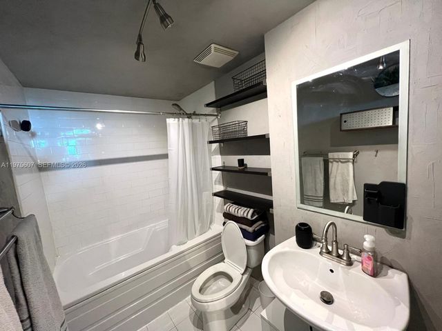 690 SW 1st Ct 1934, Miami, FL 33130