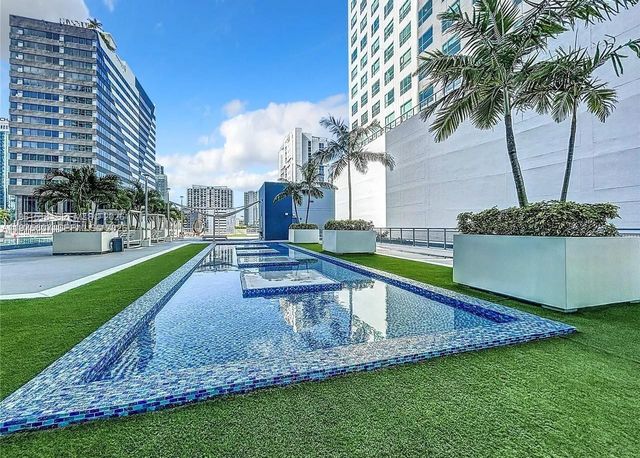 690 SW 1st Ct 1934, Miami, FL 33130