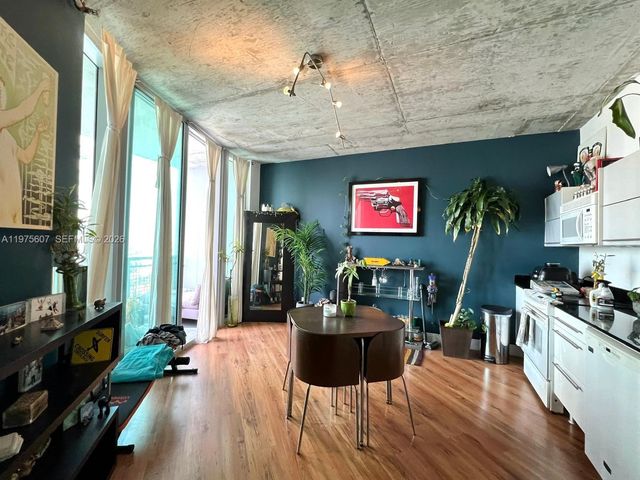 690 SW 1st Ct 1934, Miami, FL 33130