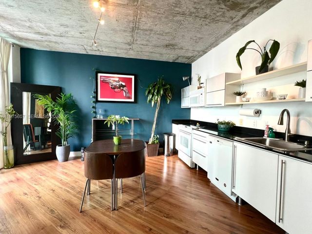 690 SW 1st Ct 1934, Miami, FL 33130