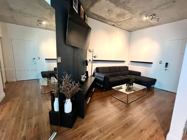 690 SW 1st Ct 1934, Miami, FL 33130